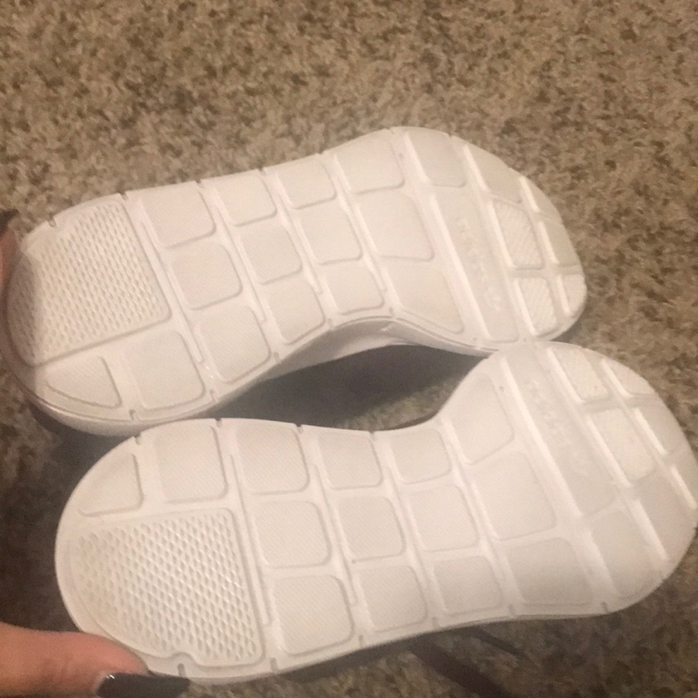 ADIDAS SWIFT - Picture 2 of 2